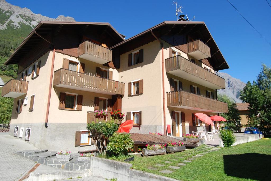 Residence Pian Del Vino Pradelle Eksteriør bilde